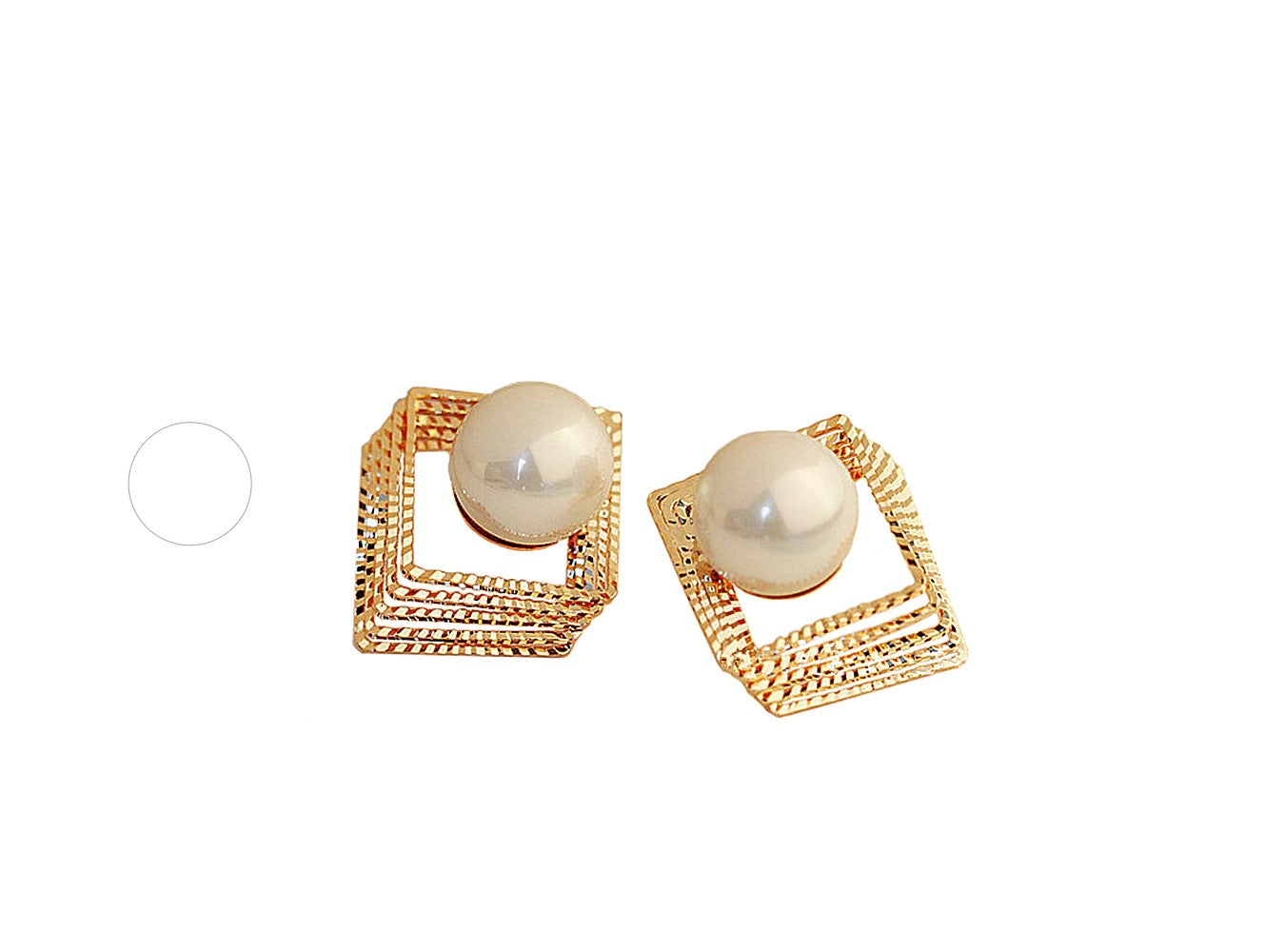 Women's Multilayered Rhombus-Shaped Pearl Stud Earrings