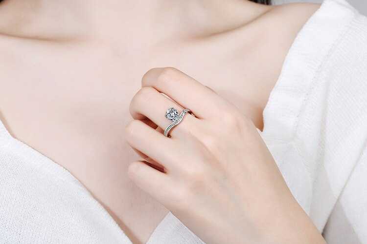 Women's Sterling Silver Adjustable Pear-shaped Zircon Ring