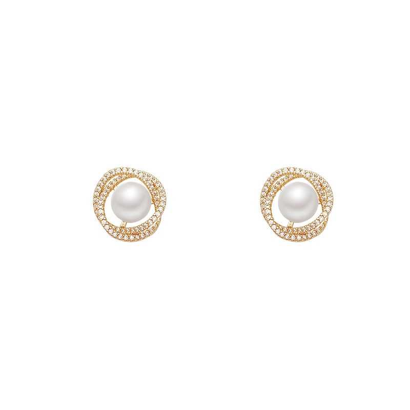 Women's Geometric Pearl Earrings Studded With Stones