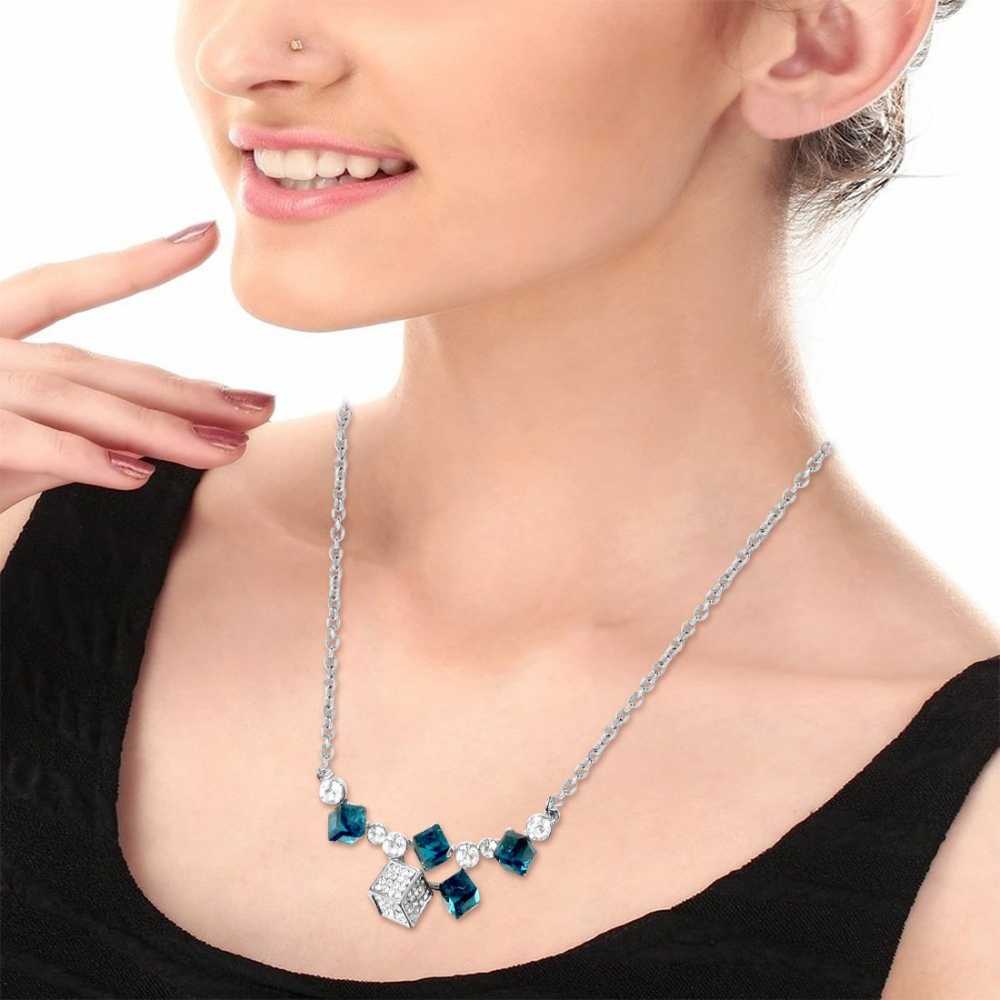 Women's 18 Inch Pendant Necklace With Ocean Blue Crystal
