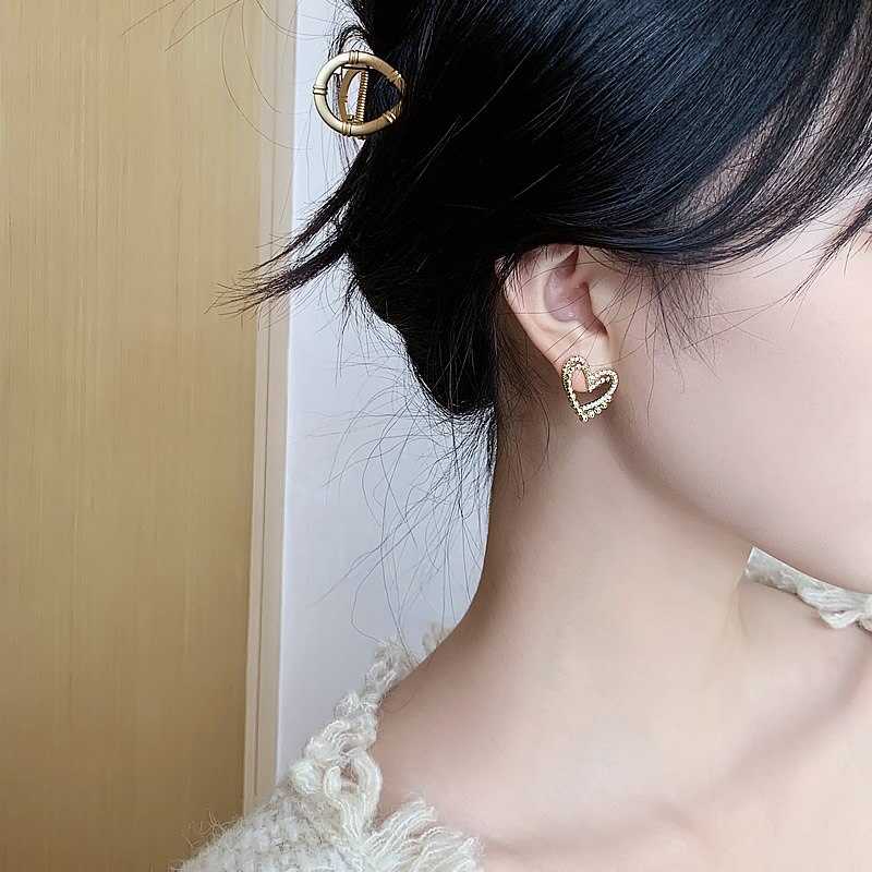 Women's Heart Earrings Studded With Zircon Stones