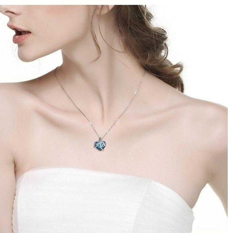 Women's Heart-Shaped Blue Crystal Pendant With Link Chain