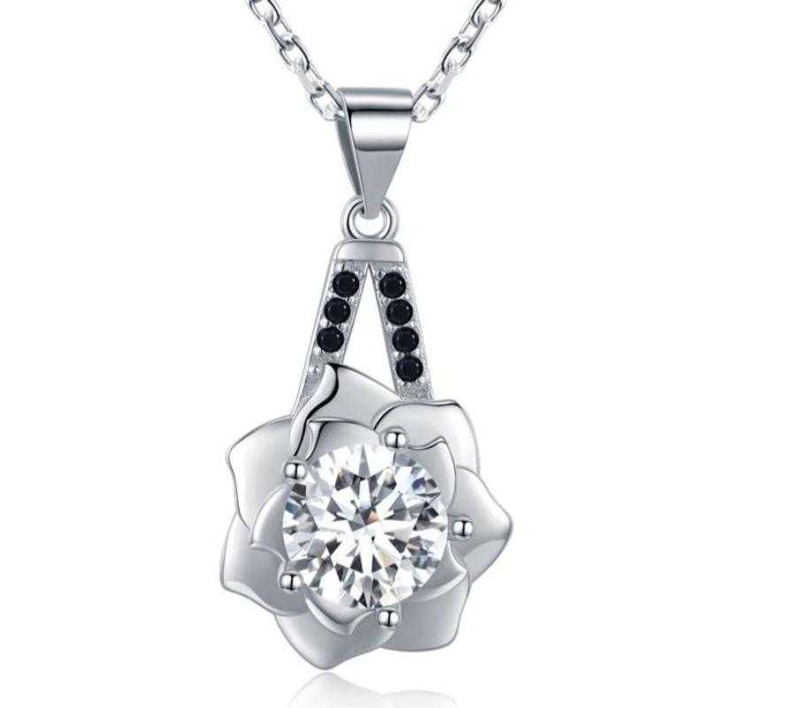 Women's Sterling Silver Zirconia Pendant With 18 Inch Chain